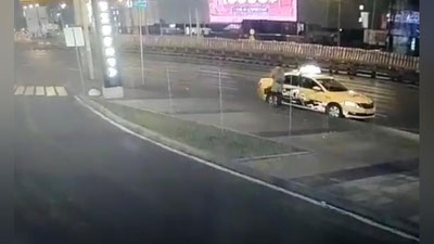 Изрображение 'В МОСКВЕ ЖЕНЩИНУ УБИЛО ОТЛЕТЕВШЕЕ ОТ "КАМАЗА" КОЛЕСО (ВИДЕО, 18+)'