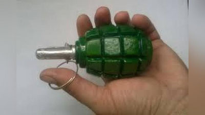 '​Shishadoshlariga granatasini maqtanmoqchi bo`lgan erkak portlab ketdi'ning rasmi