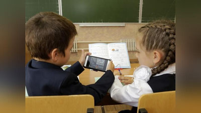 'Ўқитувчи дарс вақтида ўқувчининг телефонини олиб қўйишга ҳаққи борми?'ning rasmi