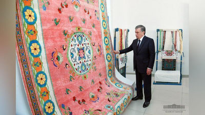 'Shavkat Mirziyoev «Surxon ipagi» korxonasi faoliyati bilan tanishdi.'ning rasmi