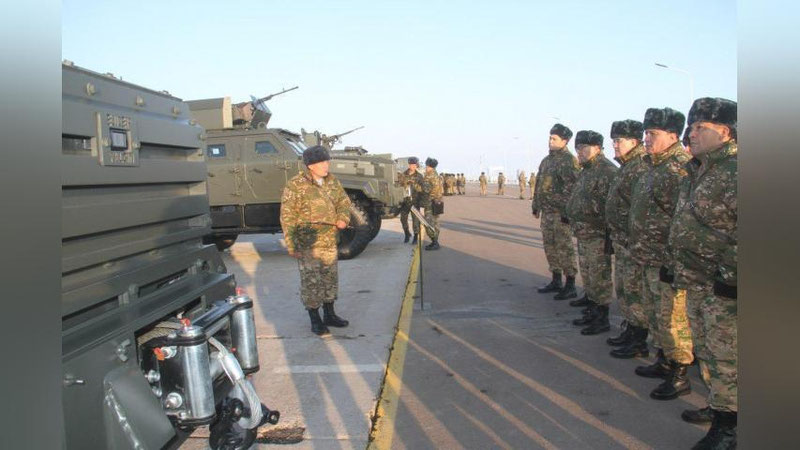 '  60 ga yaqin harbiy libosli organ va tashkilot rahbarlari poligonda saf tortdi (foto)'ning rasmi