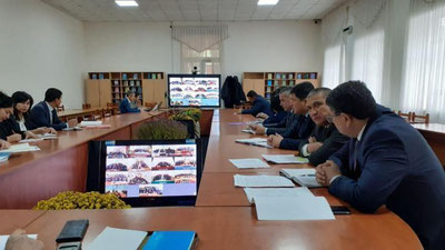 'Samarqandda viloyat xalq ta`limi xodimlarining ilk videoselektori o`tkazilmoqda'ning rasmi
