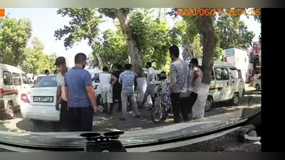 'Qashqadaryoda Ichki ishlar vaziridan yordam so`ragan blogerlarning uyi tintuv qilindi'ning rasmi