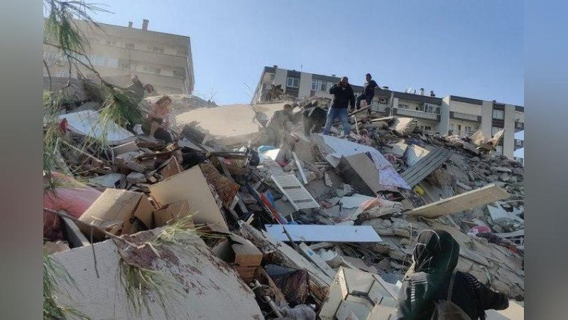 'Kamida 20 ta bino vayron bo`ldi: Turkiya zilzilasi lavhalarda (video)'ning rasmi