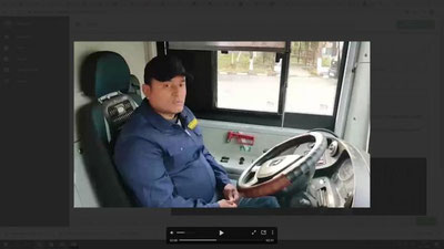 'Toshkentda 93-avtobus haydovchisi yo`lovchilarning hayotini xavfga qo`yib,  Tiktok dan video tomosha qilib avtobus boshqarmoqda  (video)'ning rasmi