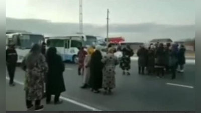 '"Xonadonlarda tabiiy gaz ta`minoti to`xtab qolgan". Buxoroda norozilik uyushtirgan aholi yuzasidan qo`shimcha ma`lumotlar berildi'ning rasmi