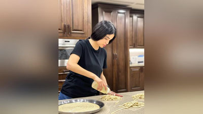 Изрображение 'Саида Мирзиёева рассказала о первом самостоятельном опыте приготовления лагмана'