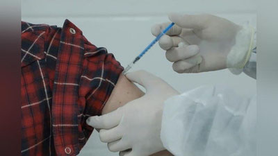 'Koronavirus  infeksiyasiga qarshi birinchi bo`lib kimlar emlanishi haqida ma`lumot berildi'ning rasmi