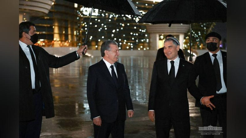 'Shavkat Mirziyoev “Turkmanboshi ruhi” majmuasiga tashrif buyurdi (foto)'ning rasmi