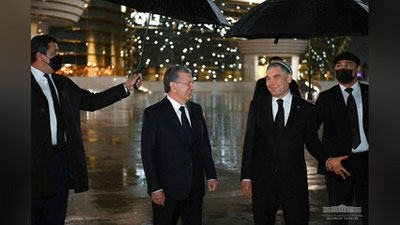 'Shavkat Mirziyoev “Turkmanboshi ruhi” majmuasiga tashrif buyurdi (foto)'ning rasmi