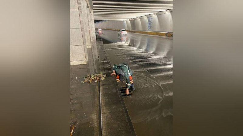 'Shaharda nimalar suv toshirdi? Hokimlik Toshkentda atigi bir necha soat yoqqan yomg`ir keltirib chiqargan muammolar haqida ma`lum qildi'ning rasmi