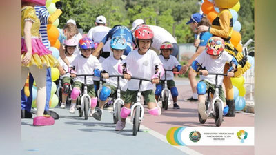 Изрображение 'В Узбекистане впервые провели веломарафон среди дошколят (видео)'