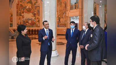 'Qozog`iston Senati Raisi Temuriylar tarixi davlat muzeyiga tashrif buyurdi'ning rasmi