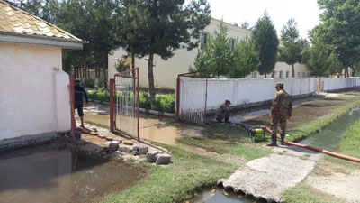 'Sariosiyoda sil kasalliklari shifoxonasiga suv toshib kirdi(foto)'ning rasmi