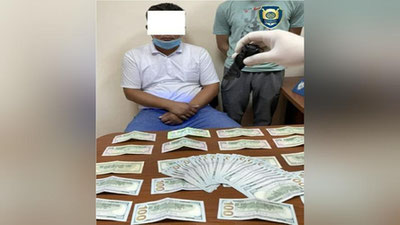 '"Pedagogika instituti o`qituvchisi".  Abiturientlarni o`qishga kiritib qo`ymoqchi bo`lganlar "sezon"i boshlandi'ning rasmi