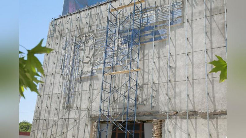 '"Kokilli qiz" pannosi Premier Hall kinoteatri yangi dizaynini belgilab beradi'ning rasmi