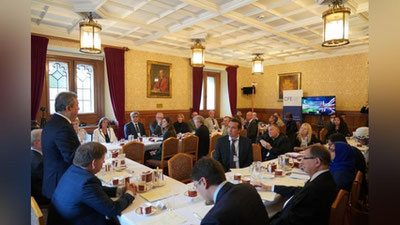 'Buyuk Britaniya parlamenti Lordlar palatasida Senat raisining o`rinbosari ishtirokida davra suhbati bo`ldi'ning rasmi