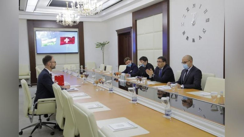 'Adliya vaziri Shveysariyaning O`zbekistondagi elchisini qabul qildi'ning rasmi
