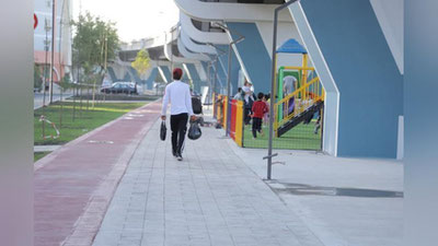 Изрображение 'В Яшнабадском районе вдоль линии надземного метро обустраивают аллею (фото)'