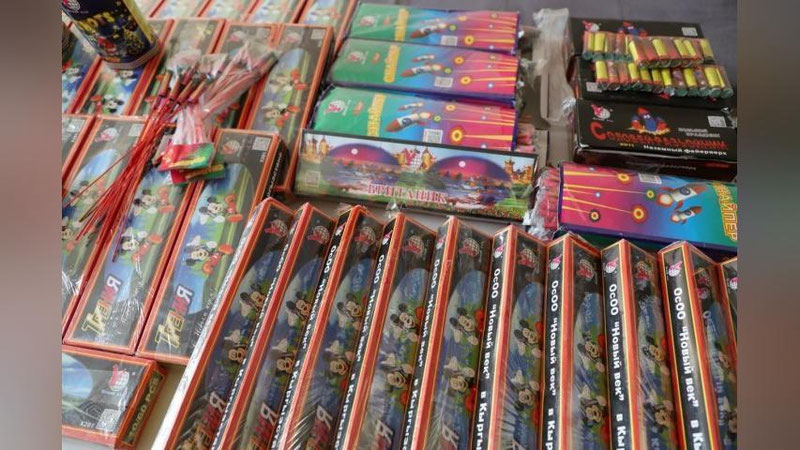 'Namanganda to`xtatilgan "Lacetti" avtomobilida ko`p miqdorda pirotexnika vositalari olib ketilayotganligi aniqlandi'ning rasmi