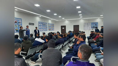 '98 nafar navoiyliklar ishlash uchun Rossiyaga jo`nab ketadi'ning rasmi