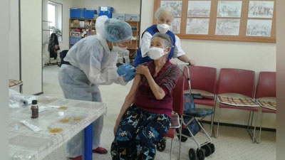 'Юқори Чирчиқда 26 нафар 65 ёшдан ошган аҳоли бустер доза билан ихтиёрий эмланди'ning rasmi