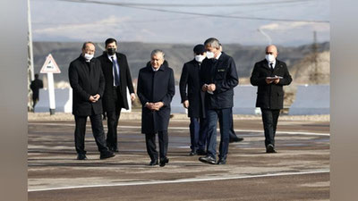 Изрображение 'Президент Узбекистана прибыл в Алмалык (видео)'