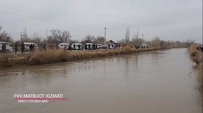 'Бухорода ҳайдовчиси бошқарувни йўқотган “Cobalt” катта каналга тушиб кетди (видео)'ning rasmi