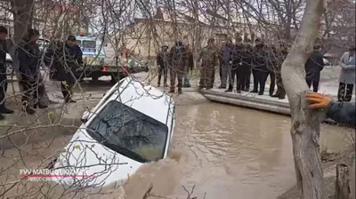 'Бухорода "Сobalt" билан тўқнашган "Nexia 3" каналга тушиб кетди (видео)'ning rasmi