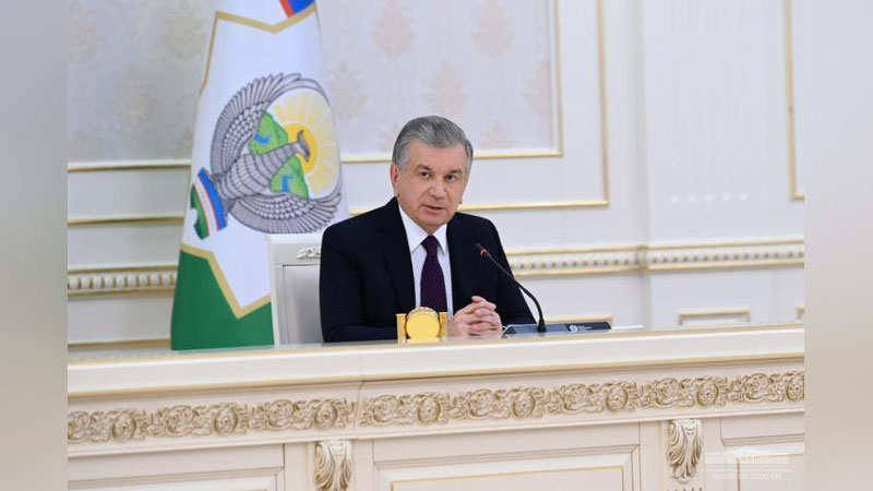 'Prezident raisligida sanoat zonalari va yirik investisiya loyihalari bilan bog`liq masalalarga bag`ishlangan yig`ilish boshlandi'ning rasmi