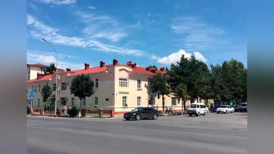 Изрображение 'На доме Александра Абдулова в Фергане установили мемориальную доску'