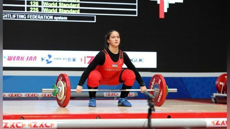 'Оғир атлетика: Нигора Сувонова учта кумуш, Маъруфбеков битта бронза медалини қўлга киритди'ning rasmi