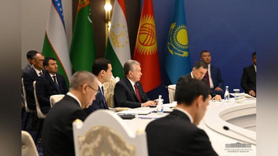 'Ўзаро савдони рағбатлантиришнинг янги шакл ва механизмларини фаол жорий этишни таклиф қиламиз — Шавкат Мирзиёев'ning rasmi