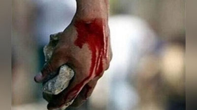 'Қашқадарёда унаштирилган қизи билан учрашишга борган йигит қизнинг синфдошлари томонидан ваҳшийларча калтаклаб, ўлдирилди (видео)'ning rasmi