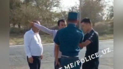 Изрображение 'Потасовку водителя и инспектора ДПС в Кашкадарье прокомментировали в МВД'