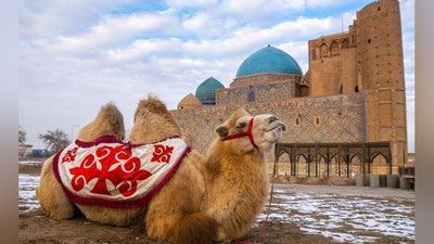 '"Turbat" qishlog`i,  aziz avliyolar manzili  yoxud qirq quloqli toyqozon o`rnatilgan Ahmad Yassaviy maqbarasi....  Turkistonning tashrif qog`ozi haqida nimalarni bilasiz?'ning rasmi