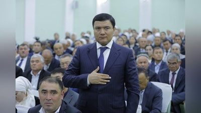 'Qabuliga kelganlarga poygakdan joy beradigan Andijon tuman hokimining o`rniga yangisi tayinlandi'ning rasmi