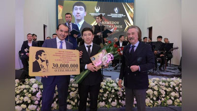 'Farrux Zokirov Botir Zokirovning xotirasiga bag`ishlangan tanlov g`oliblari ijrosiga “4” baho qo`ydi'ning rasmi