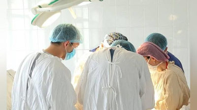 Изрображение 'В Хорезме женщина отдала своему больному мужу почку для пересадки'