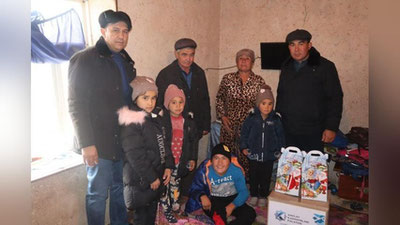 'Kadastr xodimlari yangi yilni Ko`kdala ahli bilan qarshi olmoqda'ning rasmi