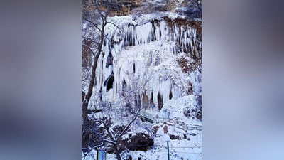 'Sariosiyo tumanidagi Sangardak sharsharasi muzlab qoldi'ning rasmi