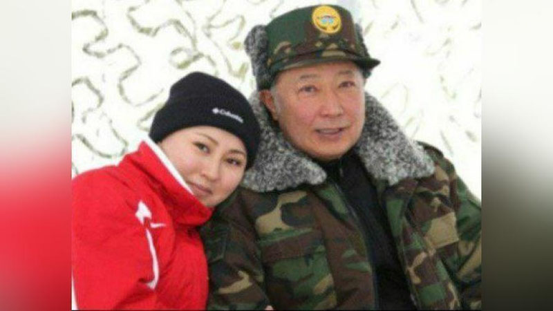 'Qirg`iziston sobiq prezidenti Qurmanbek Bakievning rafiqasi Nazgul Tolomusheva vafot etdi'ning rasmi