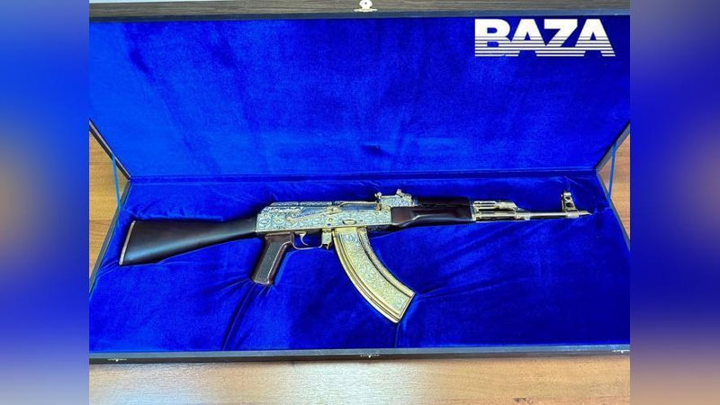 Изрображение '«Золотой» автомат Калашникова попытались вывезти в Узбекистан из России'