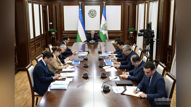 'Shavkat Mirziyoev investisiyalarni jalb qilish va sanoatni rivojlantirish masalalari yuzasidan yig`ilish o`tkazdi'ning rasmi