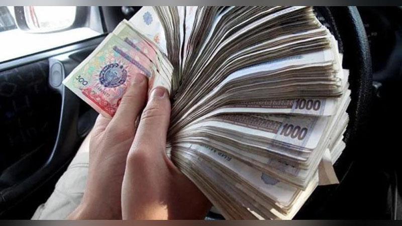 'Навоийда маст ҳолатда машина ҳайдаб келаётган қорақалпоғистонлик йигит ЙПХ ходимига 4 миллион сўм "қистирмоқчи" бўлди'ning rasmi