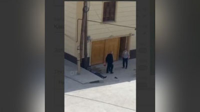 'Qashqadaryoda fuqaro qarz so`rab kelgan qariyani do`pposlab, o`ldirib qo`ydi (video)'ning rasmi