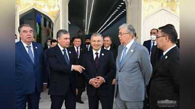 'Qo`shni davlat rahbarlari Shavkat Mirziyoevni tug`ilgan kuni bilan tabriklashdi'ning rasmi