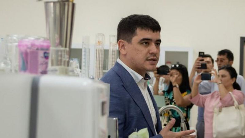 '“Kim birovga choh qazisa o`zi tushadi”. Akfa sobiq rektori ayblovlarni rad qildi'ning rasmi