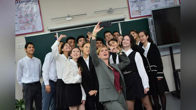 'АҚШ Халқаро тараққиёт агентлиги администратори ўзбекистонлик ўқувчилар билан учрашди'ning rasmi