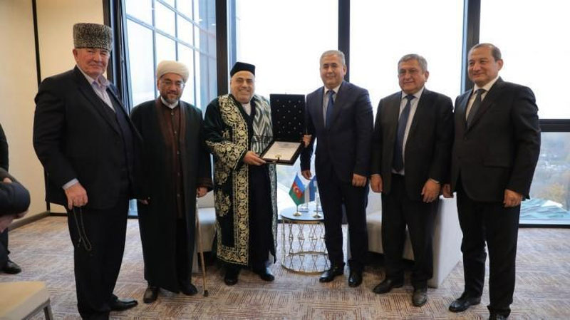 'Шайхулислом Оллоҳшукур Пошозодага “Фахрий доктор” унвони берилди'ning rasmi